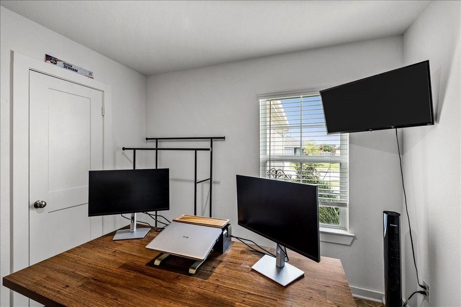 Furnished interior view inside a new home in Mustang Crossing, Alvin (Image 15).