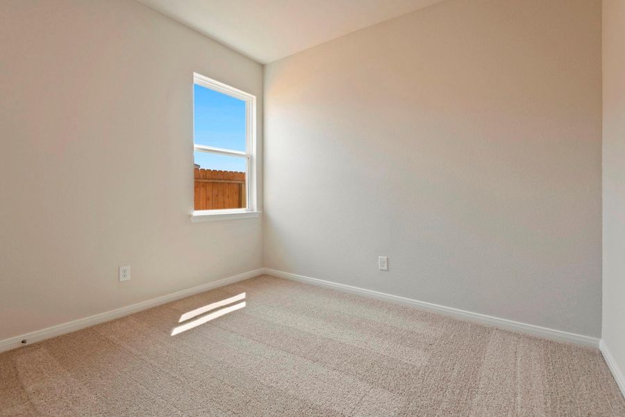 Spacious, unfurnished interior of a new home in Pinewood Trails, Cleveland (Image 15).