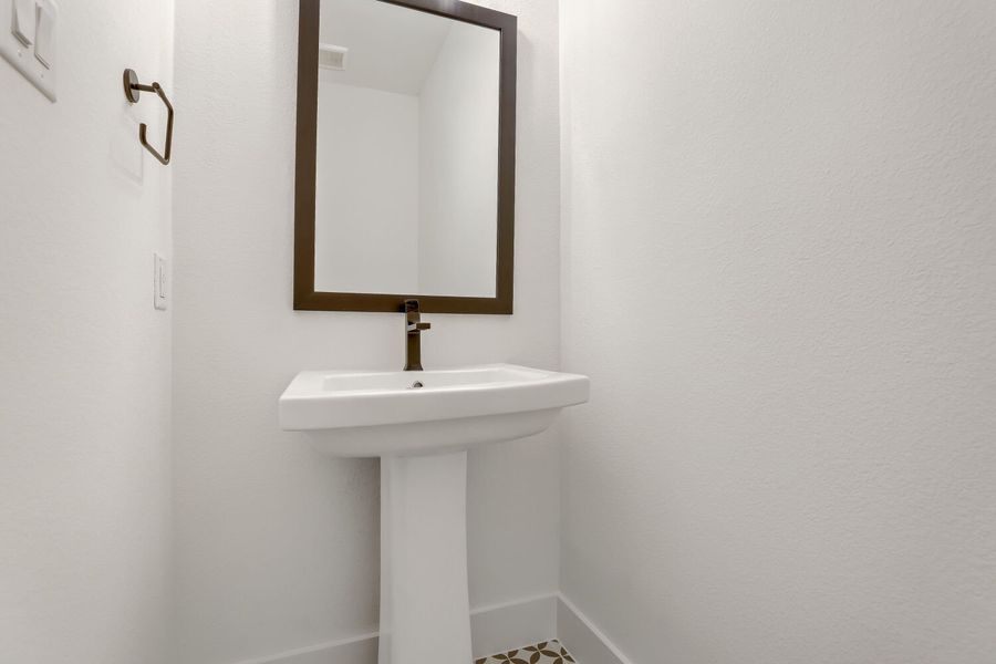 3324 Maidenhair - Powder Bathroom 3324 Maidenhair - Powder Bathroom