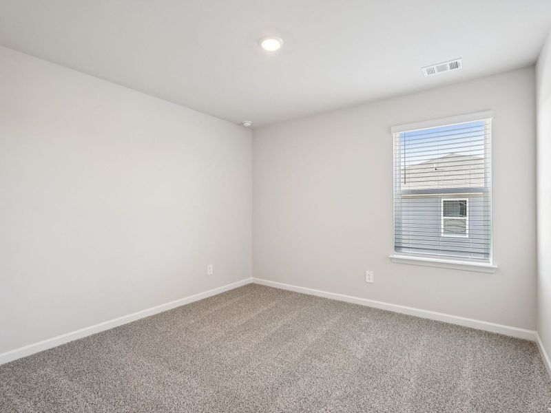 Spacious, unfurnished interior of a new home in Ivey Township, Dallas (Image 21).