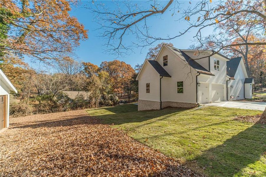 Exterior details and patio area of a home in , Monroe (Image 45).