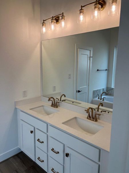 Image 17 of a home in Wood Leaf Reserve.