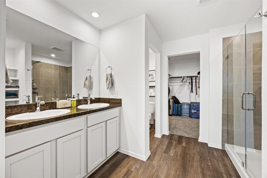 Furnished interior view inside a new home in Summerwood Trails, Willis (Image 17). Furnished interior view inside a new home in Summerwood Trails, Willis (Image 17).