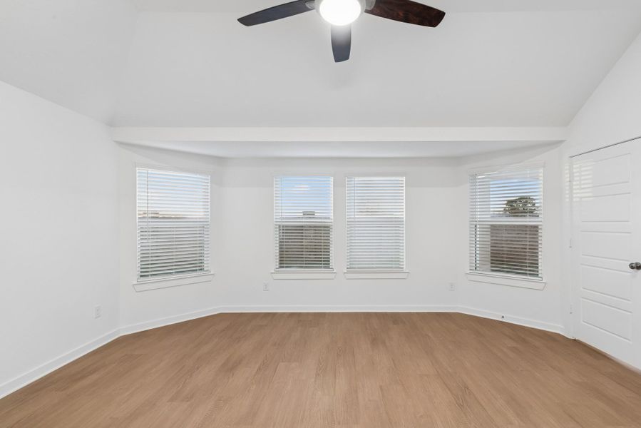 Spacious, unfurnished interior of a new home in Lago Mar, Santa Fe (Image 28). Spacious, unfurnished interior of a new home in Lago Mar, Santa Fe (Image 28).