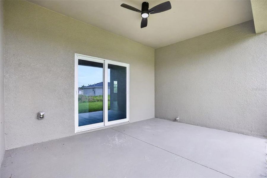Exterior details and patio area of a home in , Port Charlotte (Image 3).