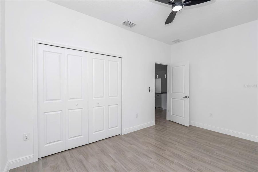 Spacious, unfurnished interior of a new home in , Citrus Springs (Image 27).