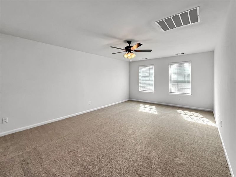 Spacious, unfurnished interior of a new home in Travis Ranch, Forney (Image 33).