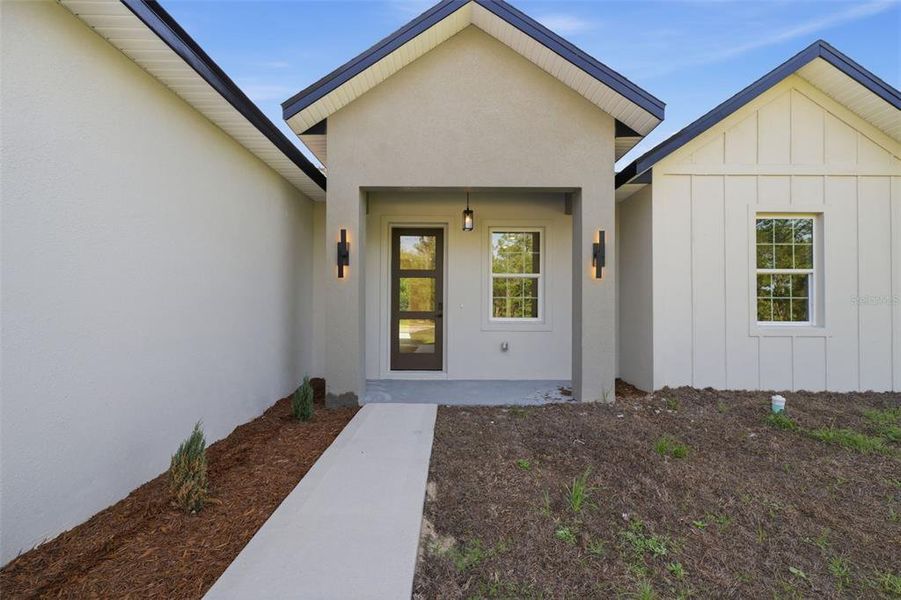 Exterior details and patio area of a home in , Dunnellon (Image 3). Exterior details and patio area of a home in , Dunnellon (Image 3).