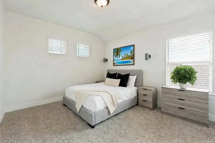 Furnished interior view inside a new home in Comanche Ridge, San Antonio (Image 12). Furnished interior view inside a new home in Comanche Ridge, San Antonio (Image 12).