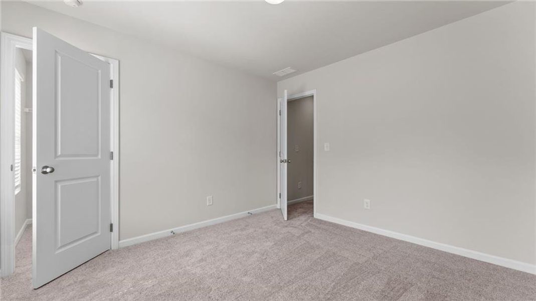 Spacious, unfurnished interior of a new home in Owen Preserve, Canton (Image 8).