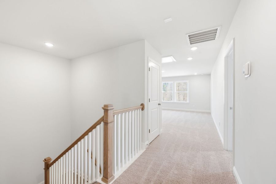 Spacious, unfurnished interior of a new home in Carriage Estates, Lexington (Image 25).