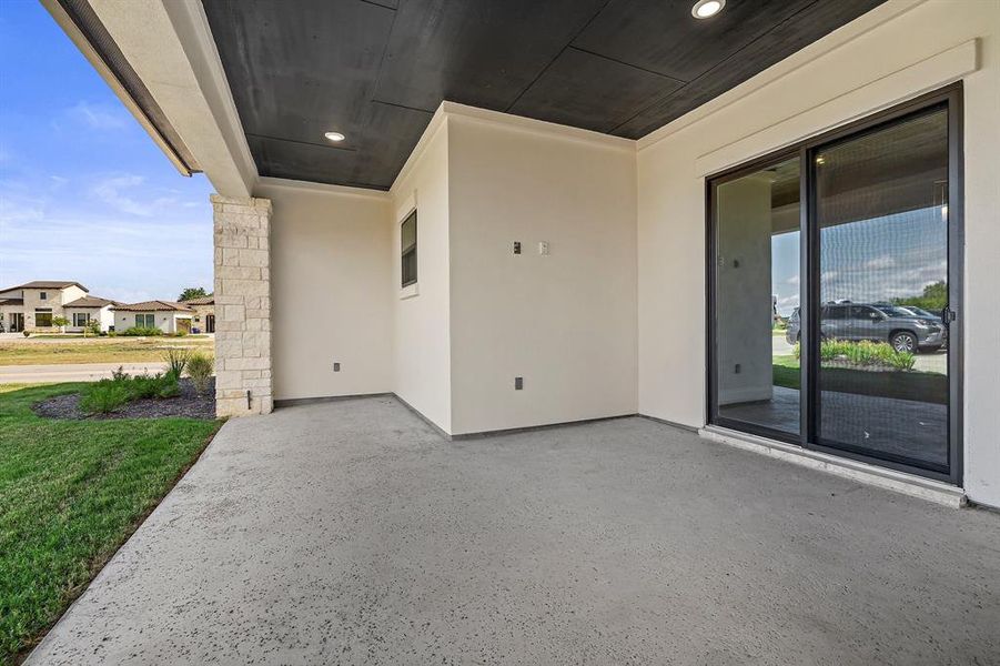 Exterior details and patio area of a home in , Horseshoe Bay (Image 3).