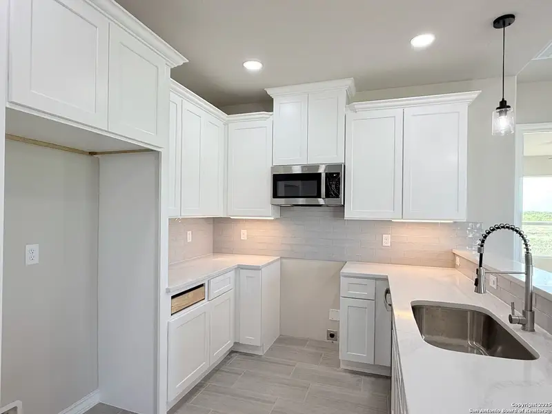 Furnished interior view inside a new home in , La Vernia (Image 8). Furnished interior view inside a new home in , La Vernia (Image 8).