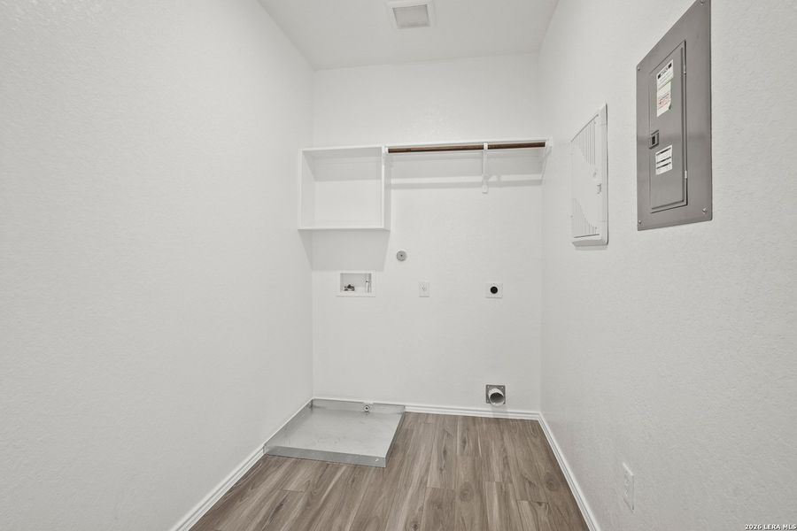 Spacious, unfurnished interior of a new home in Blue Ridge Ranch, San Antonio (Image 21). Spacious, unfurnished interior of a new home in Blue Ridge Ranch, San Antonio (Image 21).