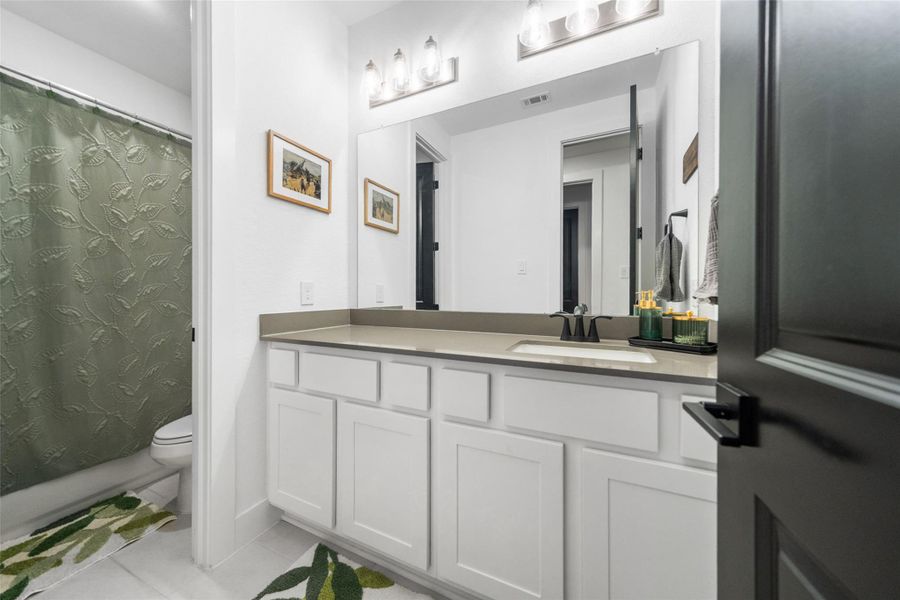 Bath #3 with LOTS of storage space