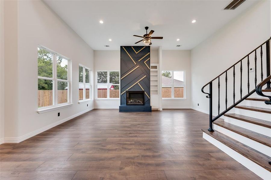 Spacious, unfurnished interior of a new home in , Waxahachie (Image 27).