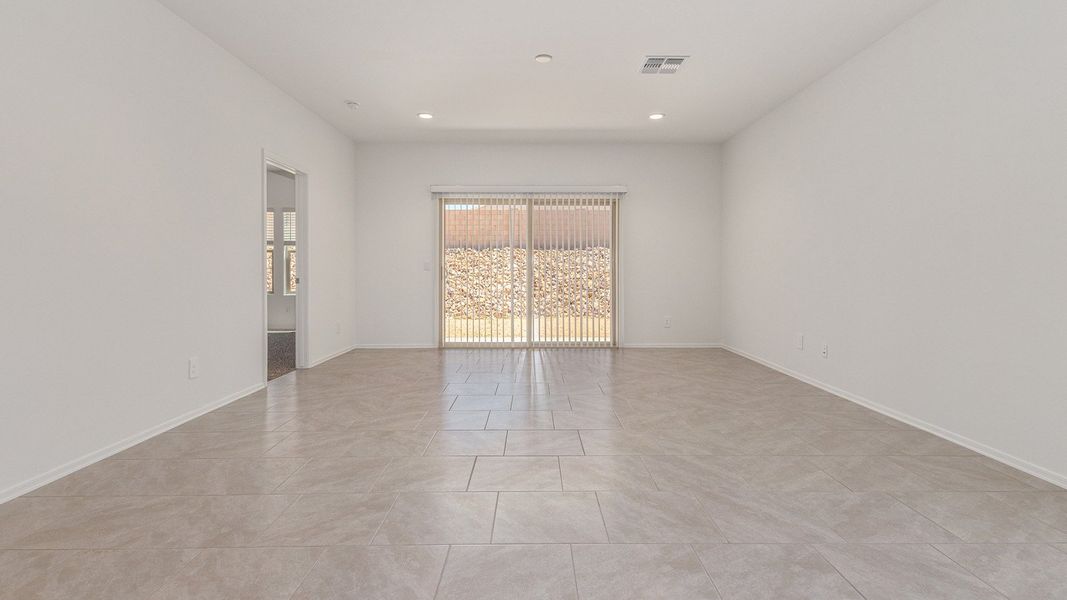 Spacious, unfurnished interior of a new home in Sycamore Vista, Vail (Image 16).