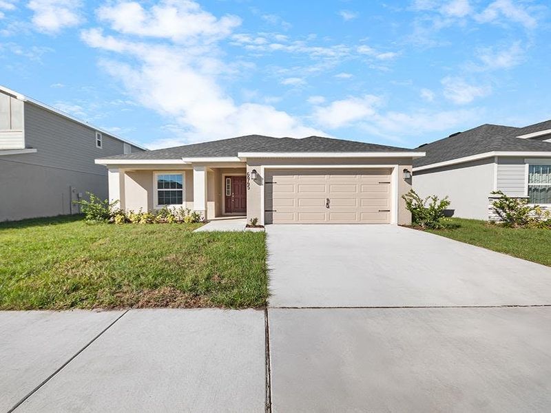 Welcome home to 6945 Pebblebrooke Way in Zephyrhills!