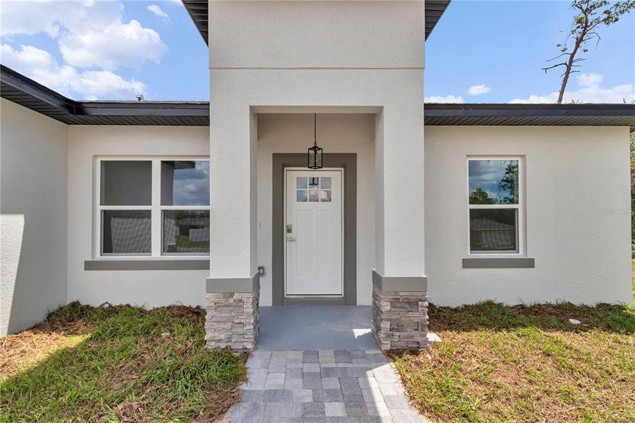 Exterior details and patio area of a home in , Ocala (Image 22).