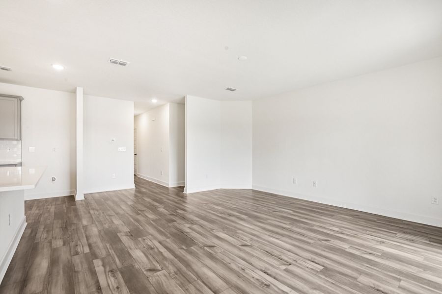 Spacious, unfurnished interior of a new home in Spring Hill, Spring Hill (Image 21).