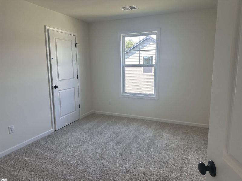 Spacious, unfurnished interior of a new home in Shiloh Trail, Wellford (Image 26).