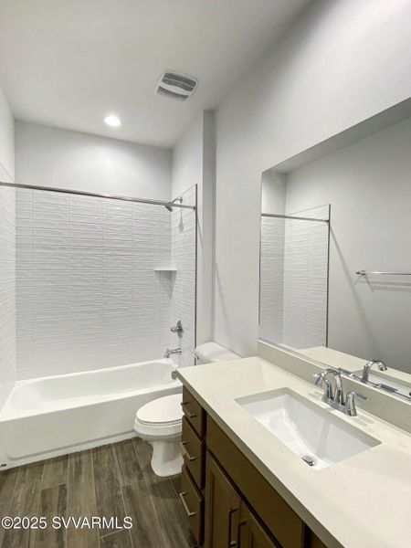 377 Malachite (11) 377 Malachite (11)