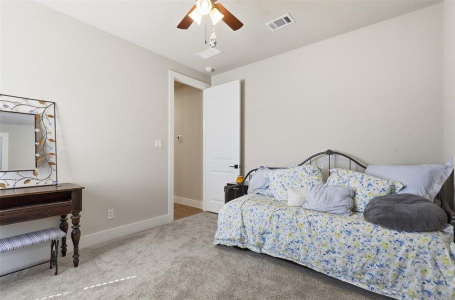 Furnished interior view inside a new home in Crystal Springs Estates, Alvarado (Image 25). Furnished interior view inside a new home in Crystal Springs Estates, Alvarado (Image 25).