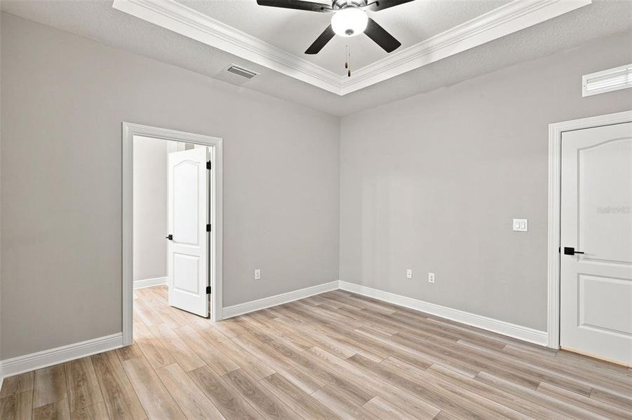 Spacious, unfurnished interior of a new home in Reunion Village, Kissimmee (Image 16).