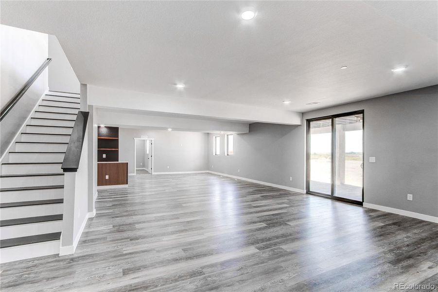 Spacious, unfurnished interior of a new home in , Strasburg (Image 21).