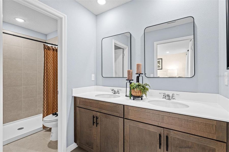 Furnished interior view inside a new home in Shenandoah Reserve, Orlando (Image 7).