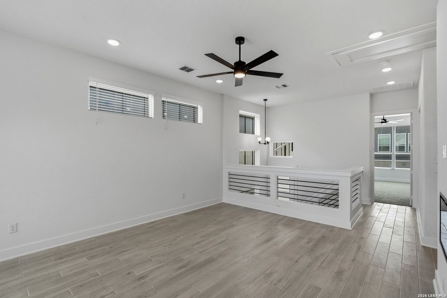Spacious, unfurnished interior of a new home in Rose Hill, San Antonio (Image 19).