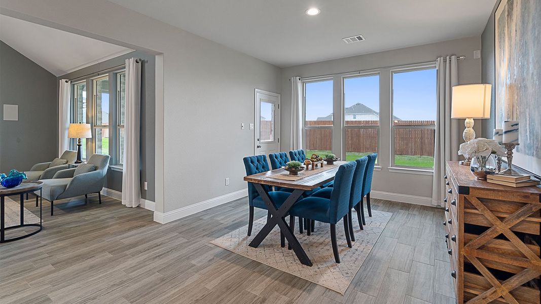 Representative furnished interior of a home built from the Wimberley by D.R. Horton in Lakeview Pointe, Grand Prairie (Image 17).