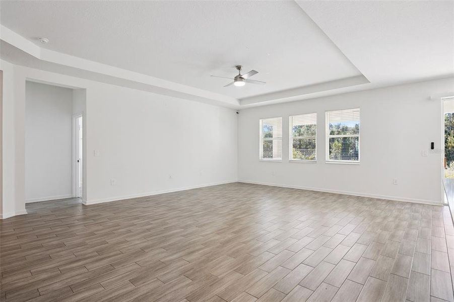 Spacious, unfurnished interior of a new home in Pine Glen: Chateau Collection, St. Cloud (Image 19).