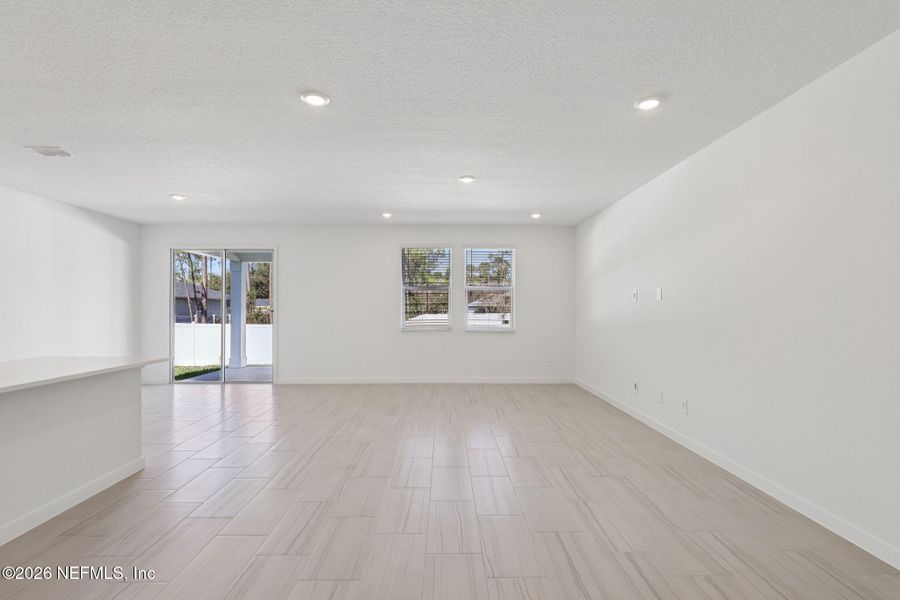 Spacious, unfurnished interior of a new home in Cypress Meadows - Signature Series, Jacksonville (Image 32).