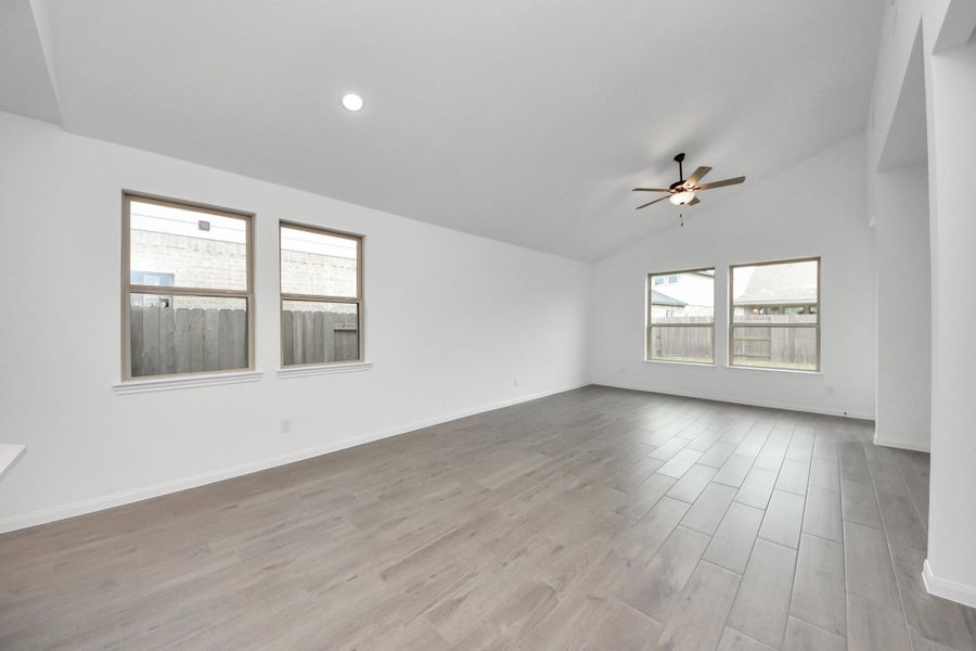Spacious, unfurnished interior of a new home in Elyson, Katy (Image 12).