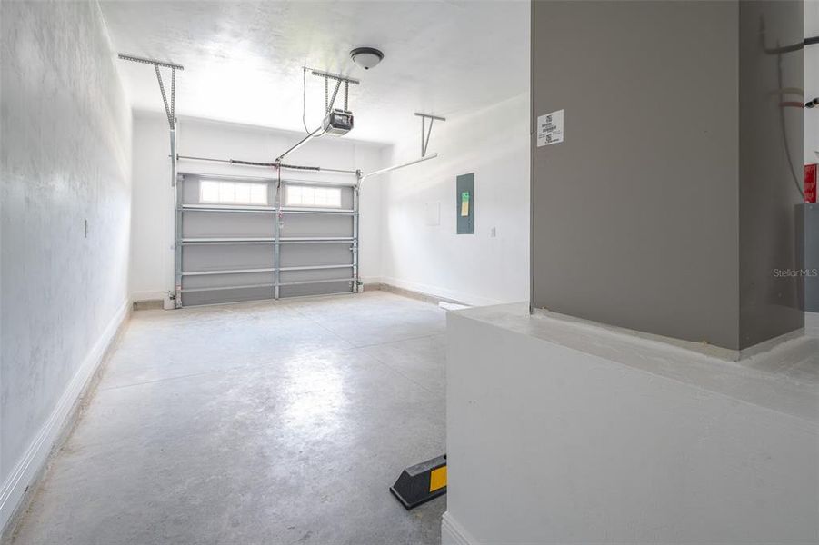 Spacious, unfurnished interior of a new home in , Williston (Image 16).
