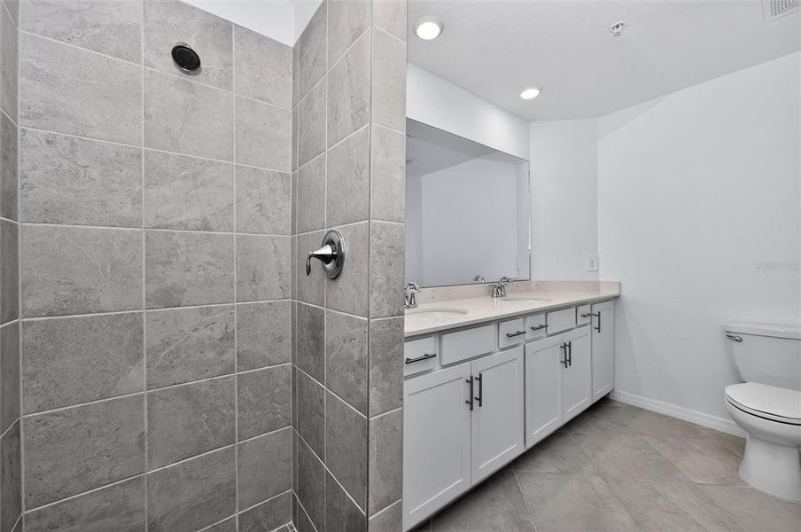 Furnished interior view inside a new home in Wellen Park Golf & Country Club, Venice (Image 47).