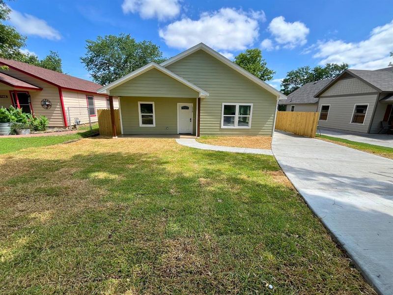 Front exterior of a new home in , Fort Worth, TX, highlighting curb appeal (Image 2). Front exterior of a new home in , Fort Worth, TX, highlighting curb appeal (Image 2).