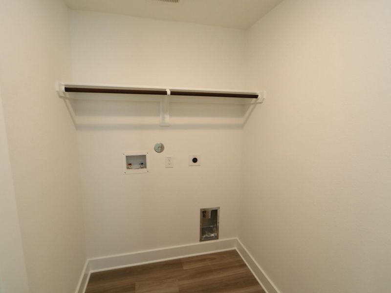 Spacious, unfurnished interior of a new home in Lago Mar, Santa Fe (Image 7). Spacious, unfurnished interior of a new home in Lago Mar, Santa Fe (Image 7).