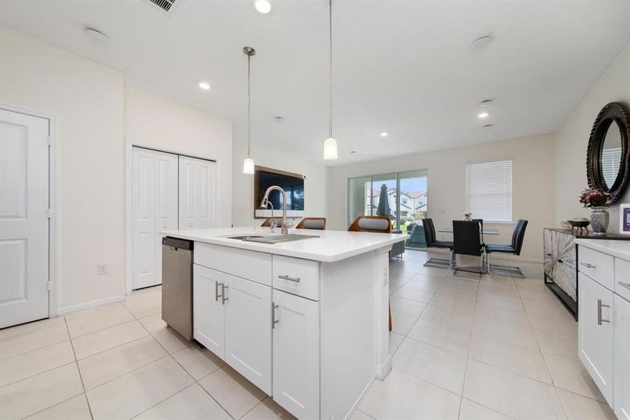Furnished interior view inside a new home in , Kissimmee (Image 7).