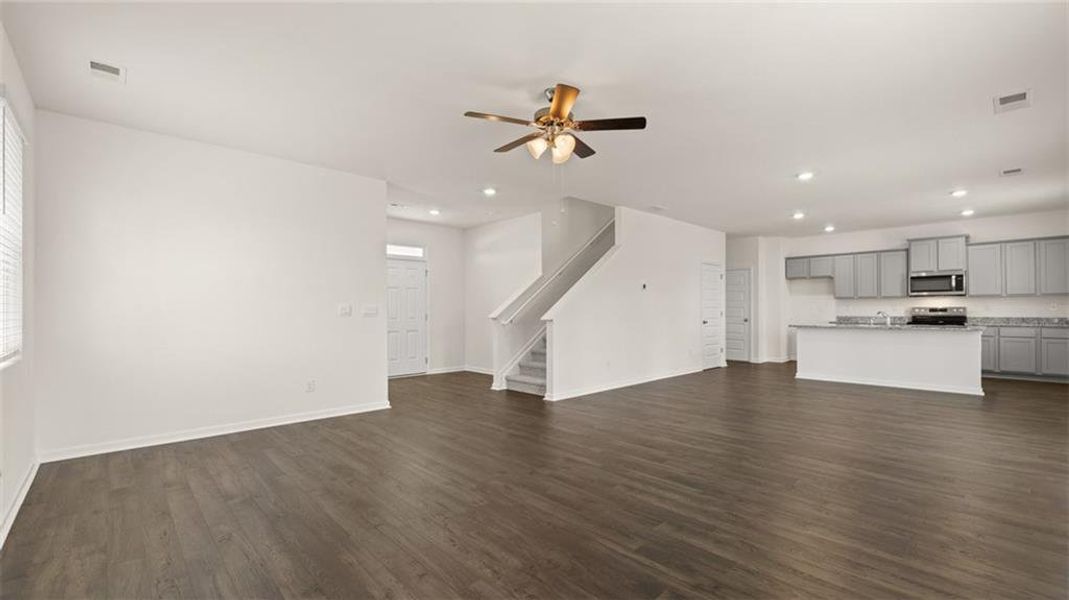 Spacious, unfurnished interior of a new home in Fox Crossing, Griffin (Image 16).