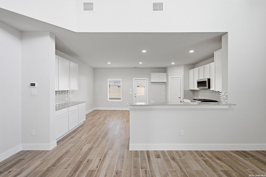 Spacious, unfurnished interior of a new home in Morgan Meadows, San Antonio (Image 16).