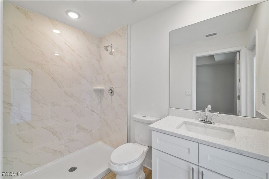 Furnished interior view inside a new home in Cape Coral, Cape Coral (Image 12).