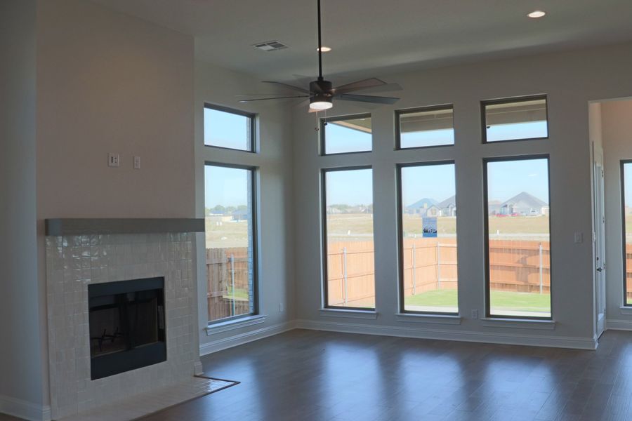 Spacious, unfurnished interior of a new home in Bull Hide Estates, Hewitt (Image 9). Spacious, unfurnished interior of a new home in Bull Hide Estates, Hewitt (Image 9).