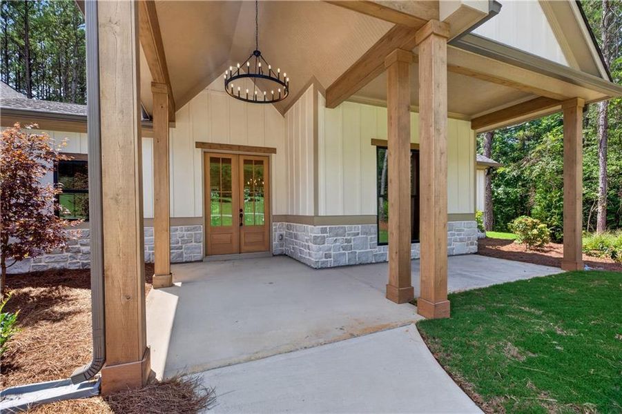 Exterior details and patio area of a home in , Buchanan (Image 3).