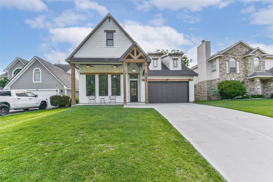 Front exterior of a new home in , Willis, TX, highlighting curb appeal (Image 21). Front exterior of a new home in , Willis, TX, highlighting curb appeal (Image 21).