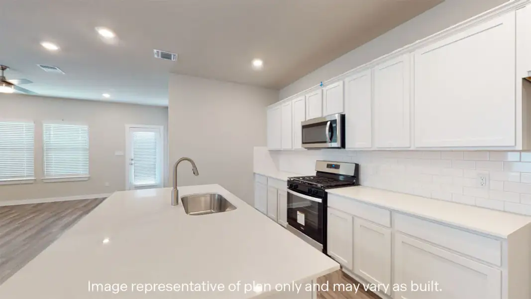 Furnished interior view inside a new home in Heritage Crossing, Corpus Christi (Image 5).