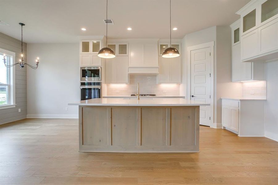 Furnished interior view inside a new home in Peaks at Lone Elm, Waxahachie (Image 9).