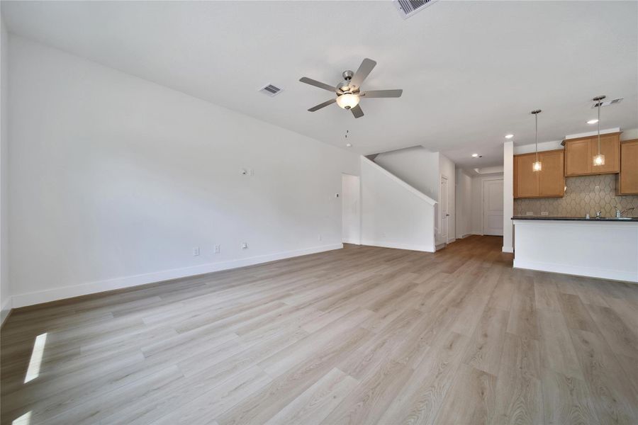 Spacious, unfurnished interior of a new home in Roman Forest, New Caney (Image 32).