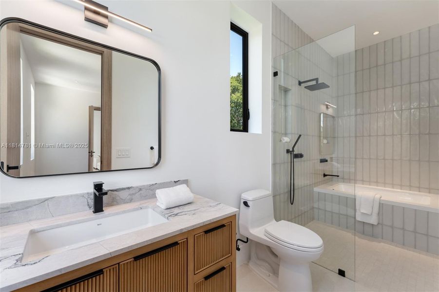 Furnished interior view inside a new home in , Pinecrest (Image 55).